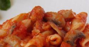 Pasta with Tomato Sauce, Sausage, and Mushrooms