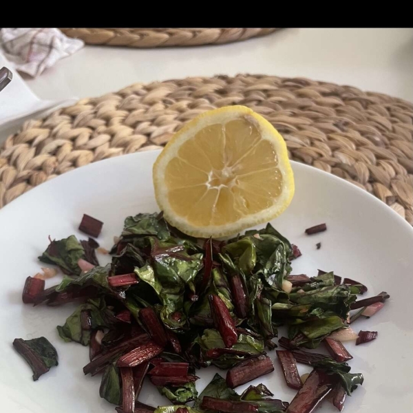 Simple and Delicious Beet Greens