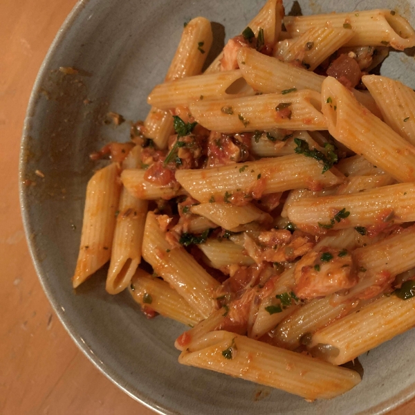 Easy Pasta with Tuna and Tomato Sauce