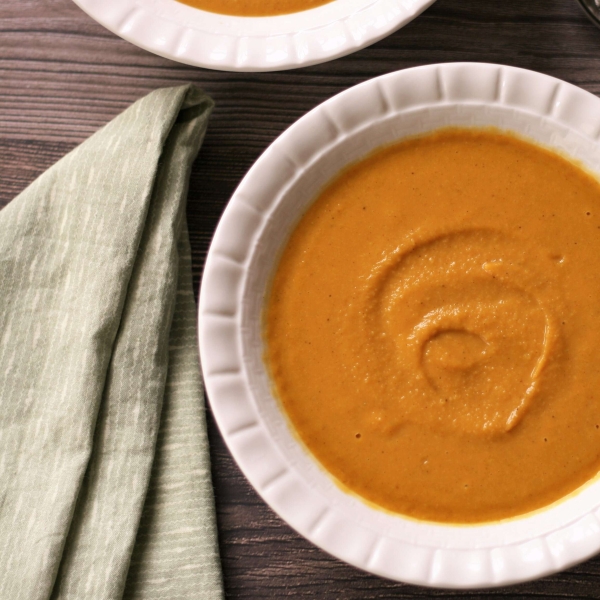 Vegetarian Butternut Squash Coconut Curry Soup