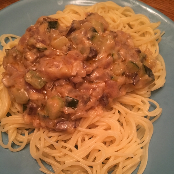 Pasta with Mushroom and Zucchini Sauce