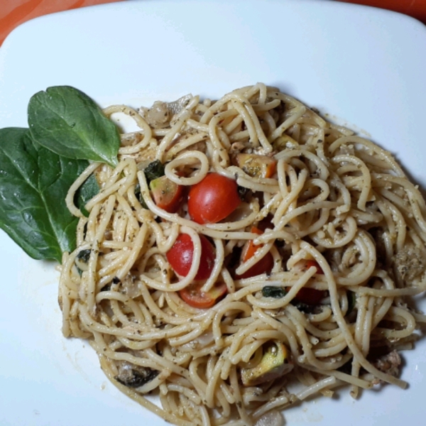 Chicken Pesto with Fettuccine and Spinach