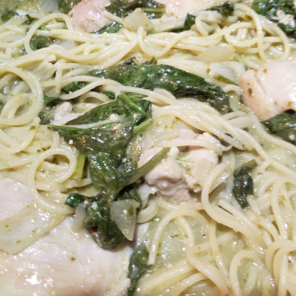 Chicken Pesto with Fettuccine and Spinach