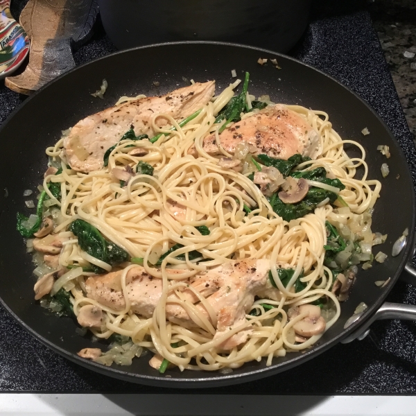 Chicken Pesto with Fettuccine and Spinach