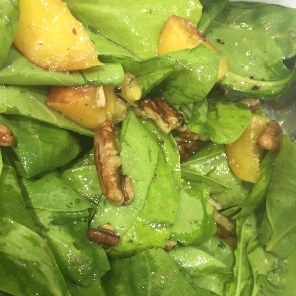 Spinach Salad with Peaches and Pecans