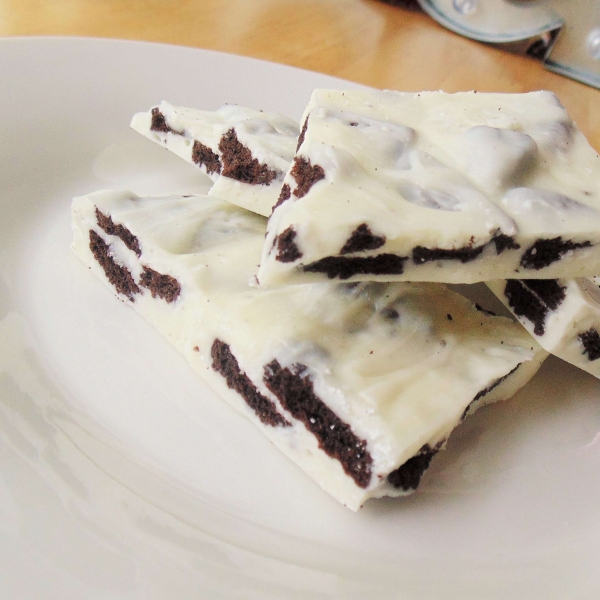 Oreo Cookie Bark