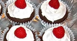 Raspberry-Filled Chocolate Cupcakes with Vanilla Buttercream