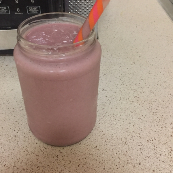 Vegan Strawberry Oatmeal Breakfast Smoothie