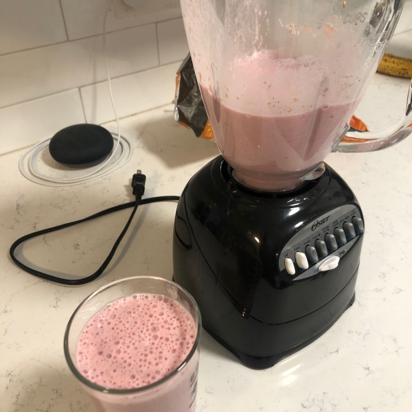 Vegan Strawberry Oatmeal Breakfast Smoothie