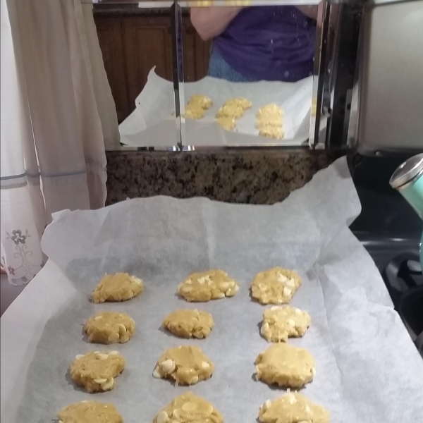 White Chocolate Coconut Macadamia Cookies