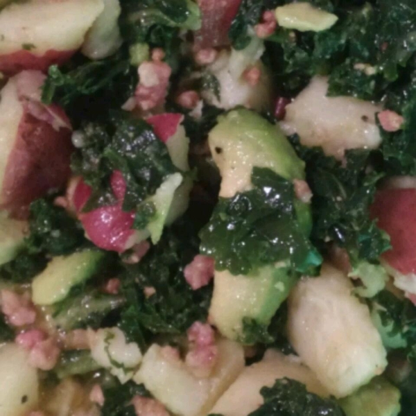 Kale, Apple, Avocado, and Bacon Salad