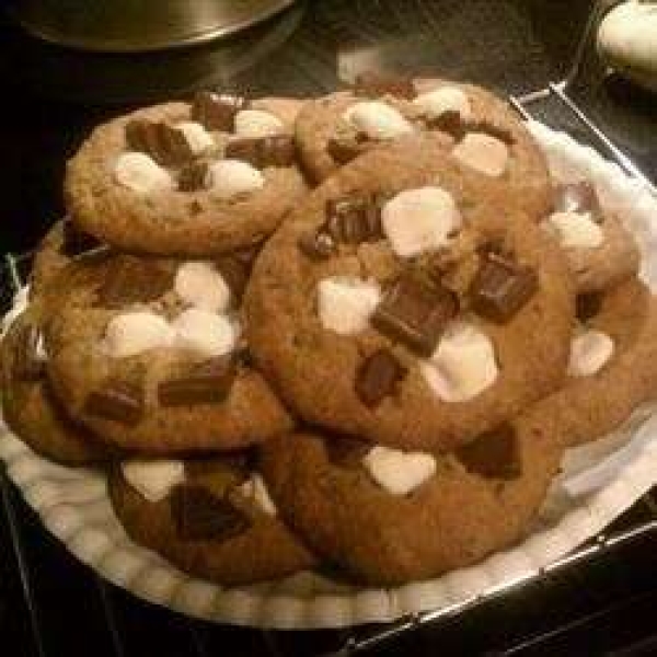 Chocolate S'mores Cookies with Graham Crackers