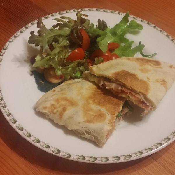 Piadina Romagnola (Italian Flat Bread)