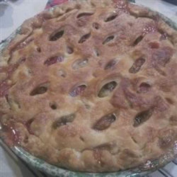 Orange-Kissed Strawberry Rhubarb Pie