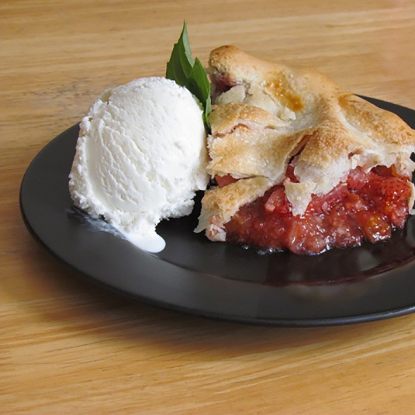 Orange-Kissed Strawberry Rhubarb Pie