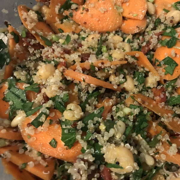 Hearty Quinoa Salad with Chickpeas