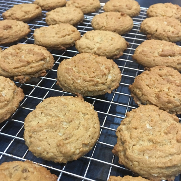 Ginger-Touched Oatmeal Peanut Butter Cookies