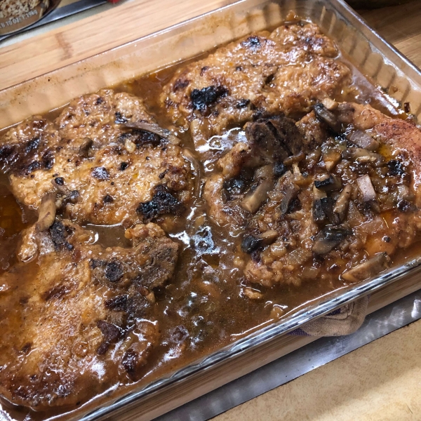 Pork Chops Smothered in Onion Gravy