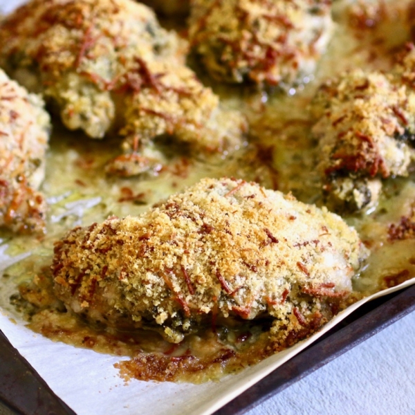 Crunchy Baked Pesto Chicken Thighs