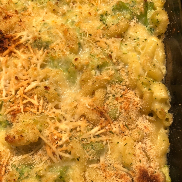 Skinny Broccoli Mac and Cheese