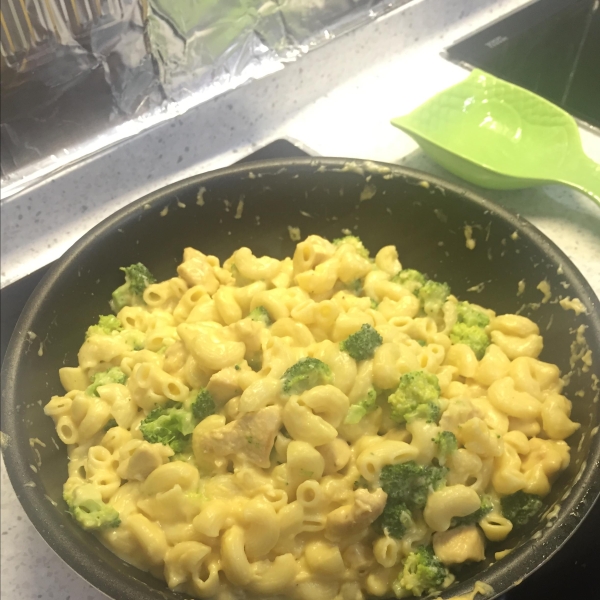 Skinny Broccoli Mac and Cheese