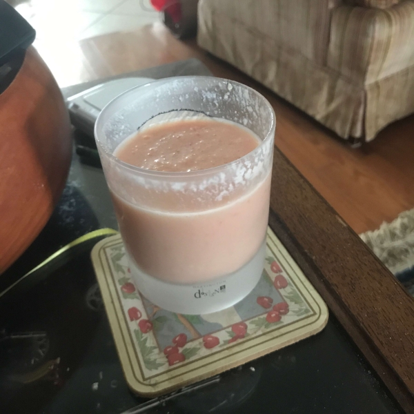 Creamy Strawberry-Pineapple Smoothie