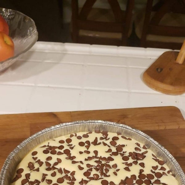 Simple Chocolate Chip Cheesecake