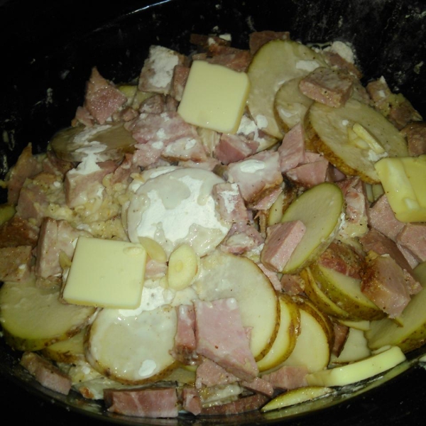 Slow Cooker Ham and Scalloped Potatoes