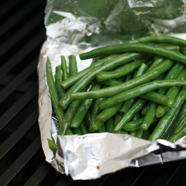 Foil-Pouch Grilled Green Beans