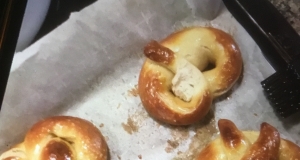 Soft Pretzels with Queso Dip