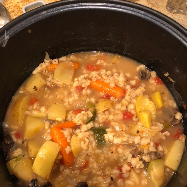 Slow Cooker Vegetable Soup