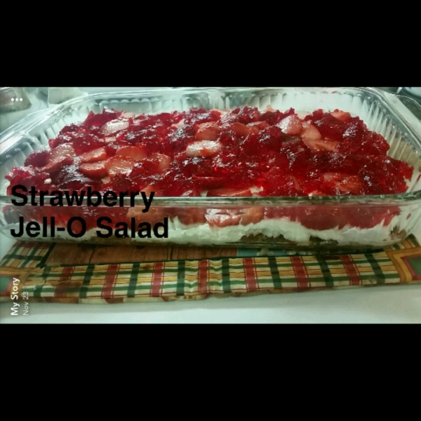 Old-Fashioned Strawberry Pretzel Salad