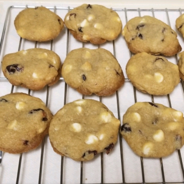 Rich White Chocolate Cranberry Cookies