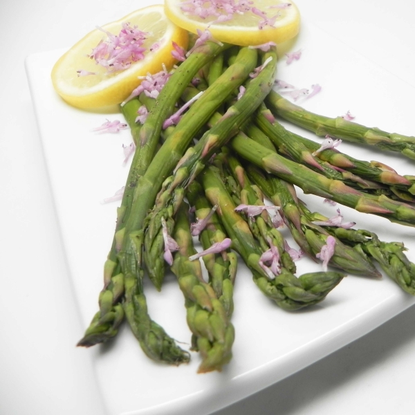 Mena's Simple Steamed Asparagus