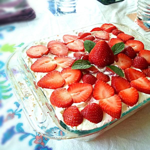 Strawberry Tiramisu Without Eggs