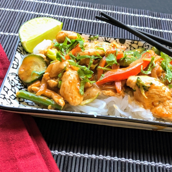 Chicken Stir-Fry with Thai Peanut Sauce