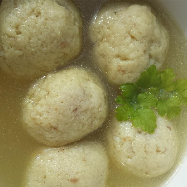 Oma's Fabulous Matzo Ball Soup