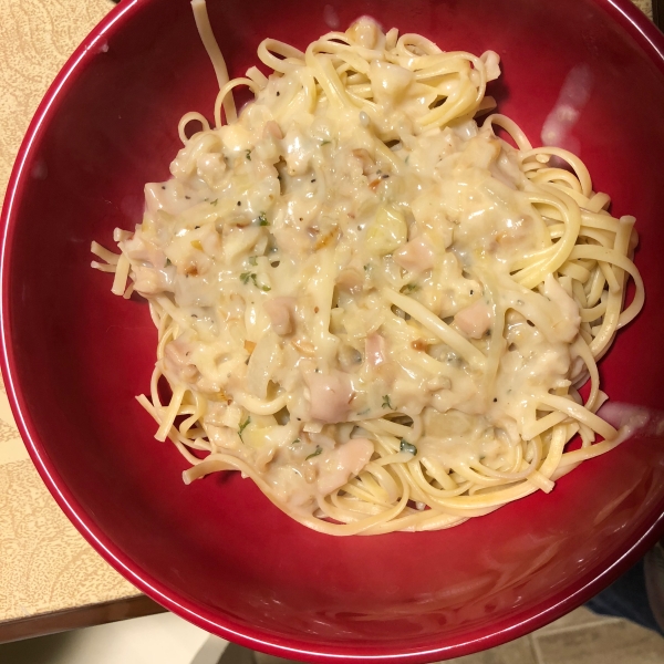 Linguini with White Clam Sauce