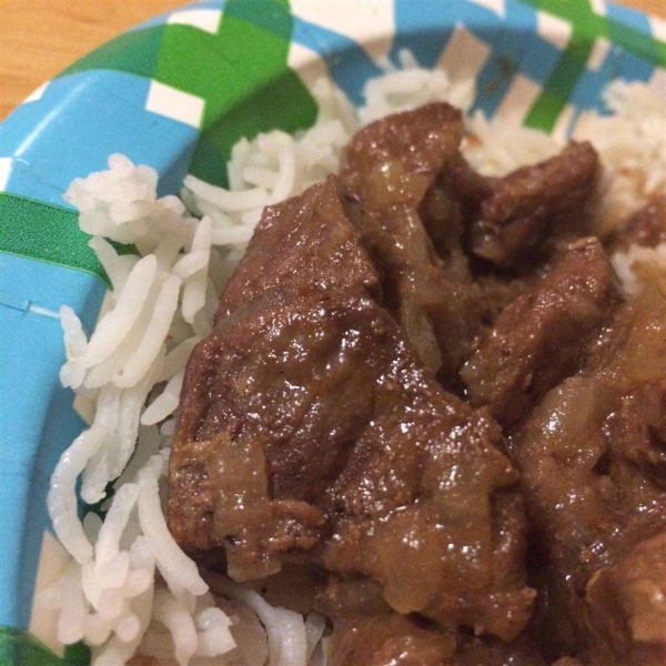 Egyptian Lahma Bil Basal (Beef in Rich Onion Sauce)