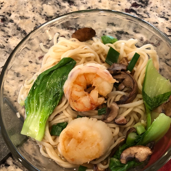 Authentic Japanese Scallop Soup with Ramen Noodles