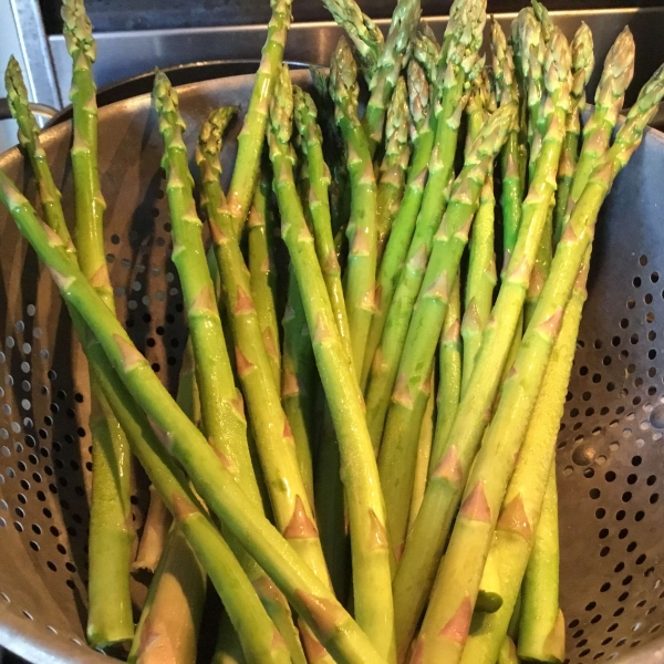 Simply Steamed Asparagus