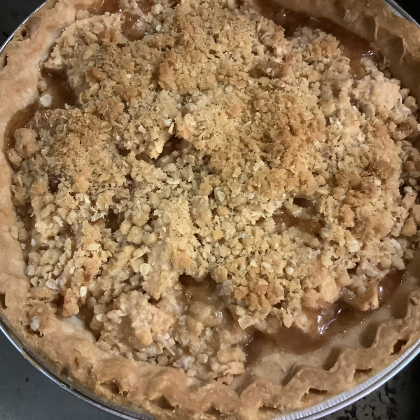 Apple Crumb Pie for a Crowd