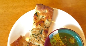 Laurielicious' Garlic Herb Focaccia Bread