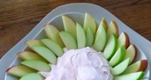 2-Ingredient Strawberry Cream Cheese Fruit Dip