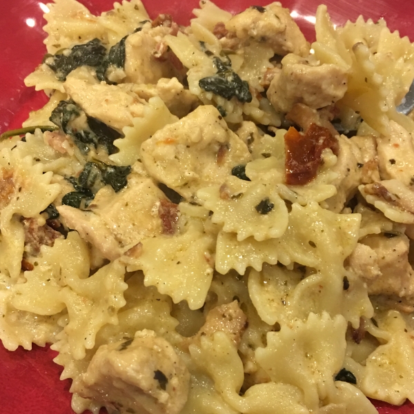 Mascarpone Pasta with Chicken, Bacon and Spinach