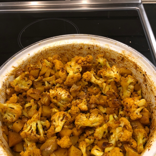 Cauliflower and Potato Stir-Fry - East Indian Recipe