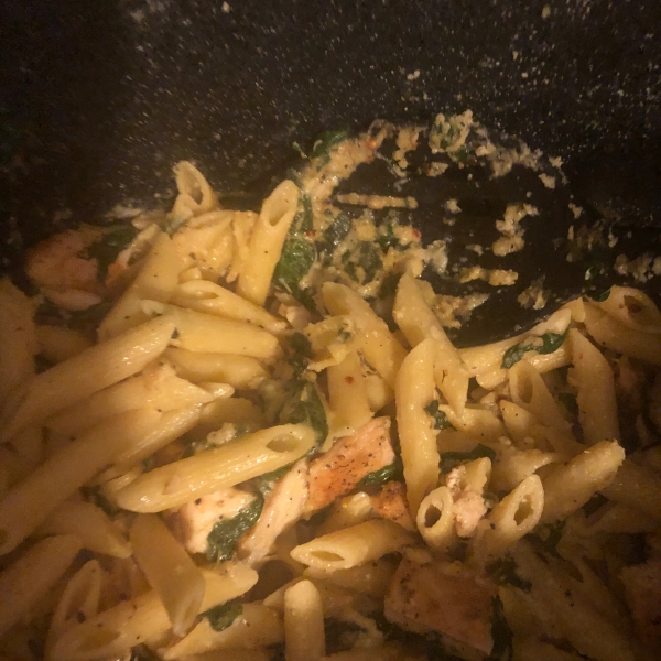 Spinach and Grilled Chicken Penne