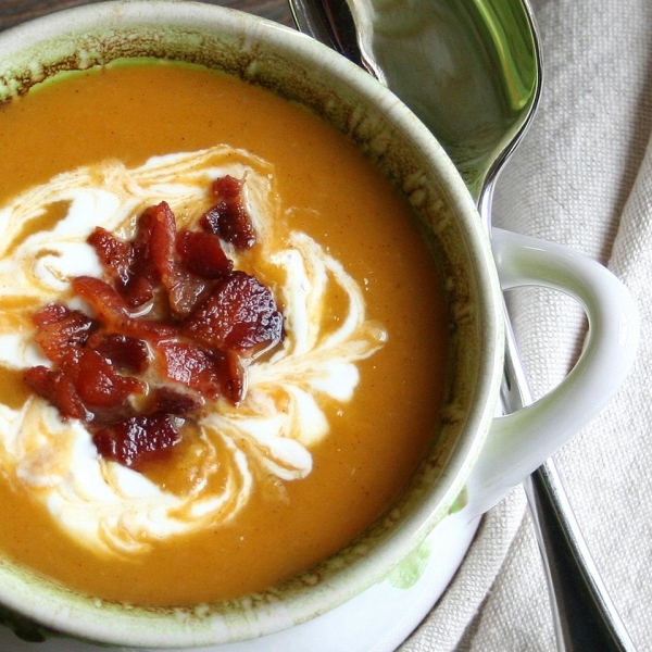 Spicy Roasted Butternut Squash, Pear, and Bacon Soup