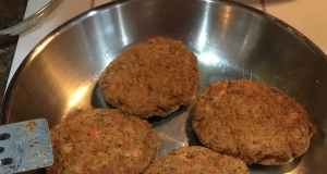 Low-Carb Salmon Patties with Fresh Dill