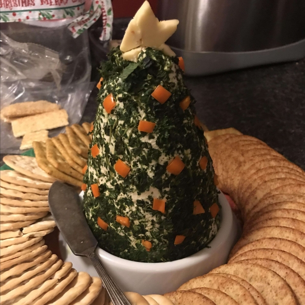 Christmas Tree Cheese Ball